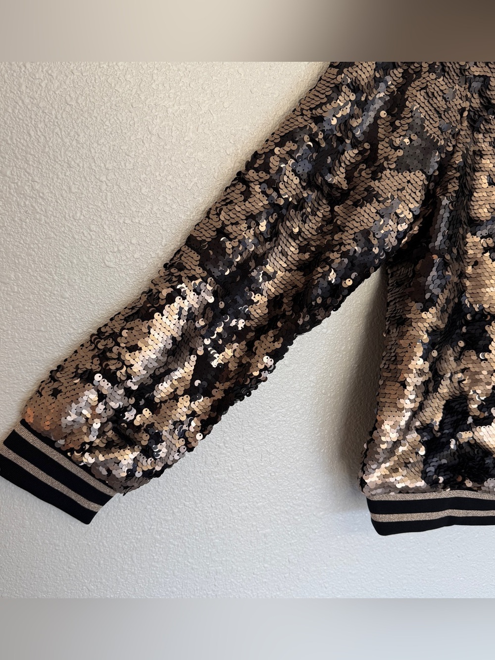 torrid Runway Collection 2x Metallic Gold and Black Sequin Bomber Jacket Party - Picture 5 of 8